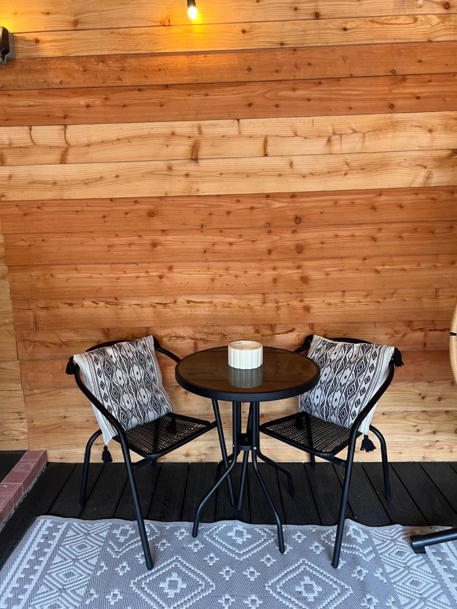 Luxury Courtyard Studio In Llangollen Eksteriør bilde